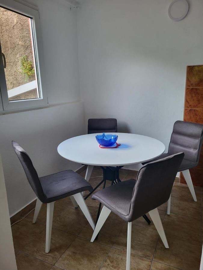 Novi Apartment *